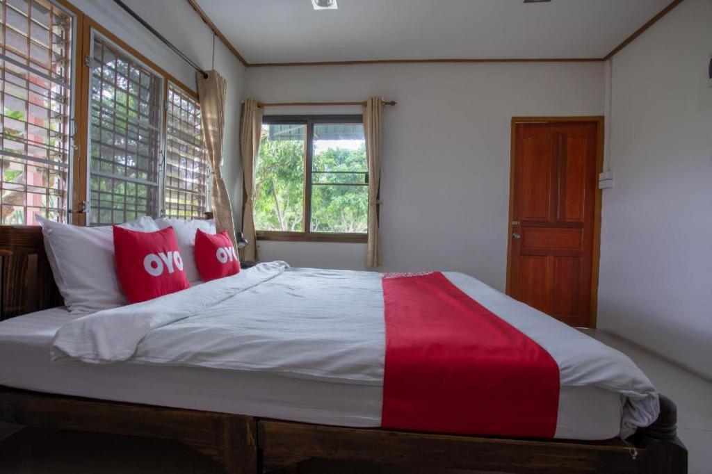 Oyo 909 Guiding Star Resort Csiangmaj Kültér fotó