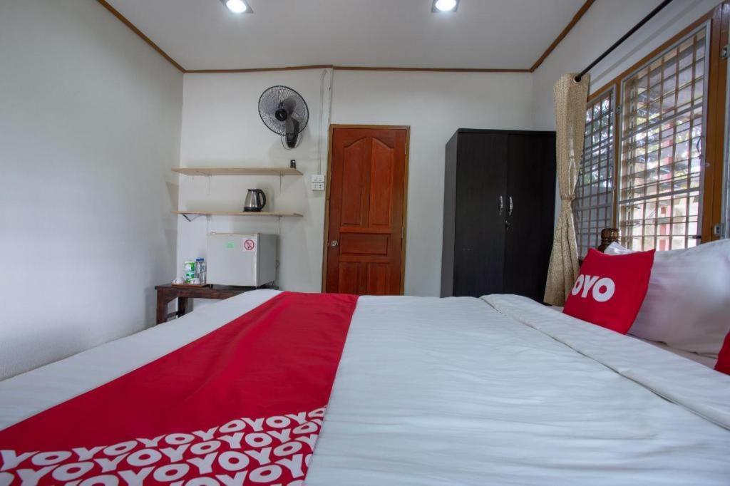 Oyo 909 Guiding Star Resort Csiangmaj Kültér fotó