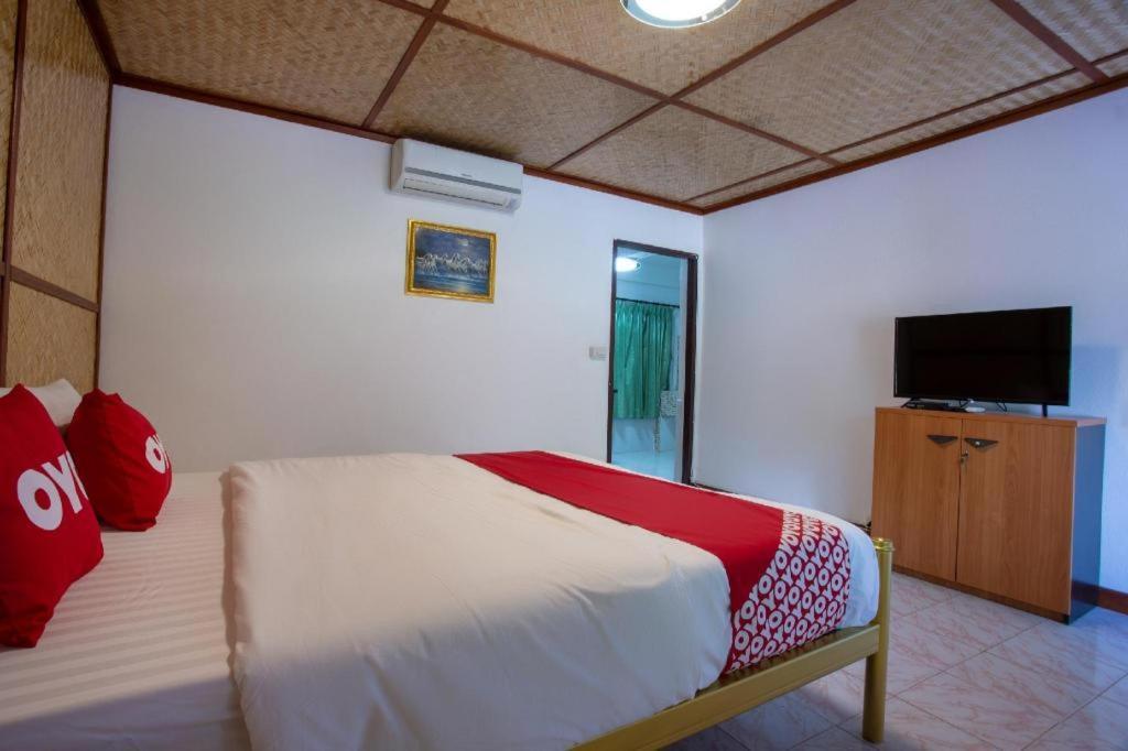 Oyo 909 Guiding Star Resort Csiangmaj Kültér fotó